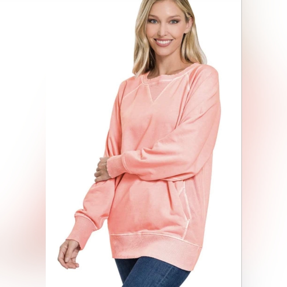 Pigment dyed crewneck sweatshirt with pockets